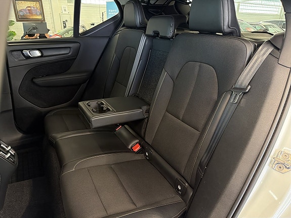 Volvo XC40 19 of 27