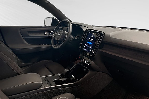 Volvo EX40 6 of 10