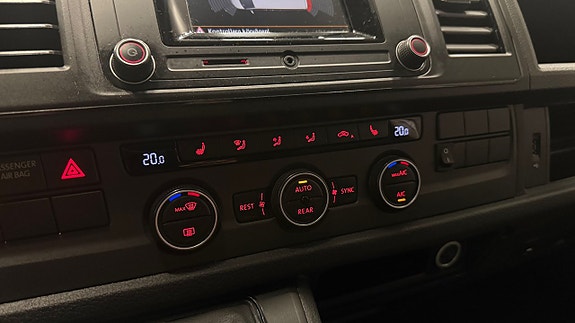 Volkswagen Caravelle 23 of 30