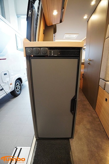 Malibu Van 640 LE RB first class ? two rooms GT skyview, Dieselpanna, 4000k 7 of 21