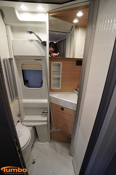 Malibu Van 640 LE RB first class ? two rooms GT skyview, Dieselpanna, 4000k 12 of 21