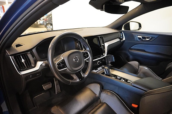 Volvo S60 2 of 5