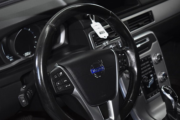 Volvo V70 8 of 15