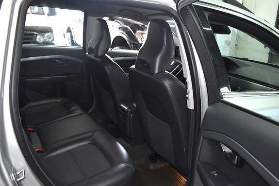 Volvo V70 7 of 15