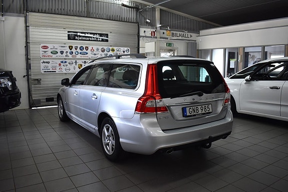 Volvo V70 3 of 15