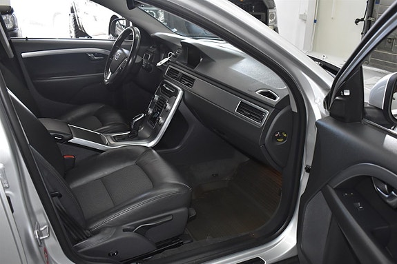 Volvo V70 6 of 15