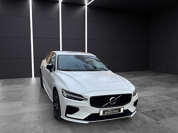 Volvo S60 2 of 5