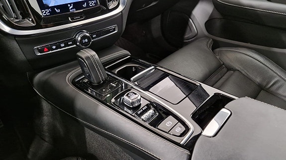 Volvo S60 12 of 16
