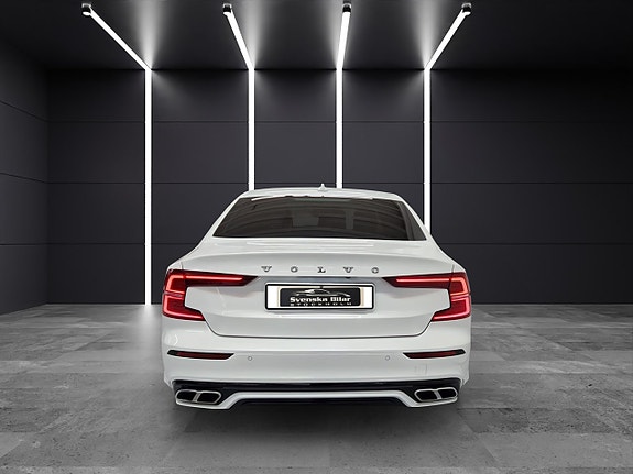 Volvo S60 3 of 5