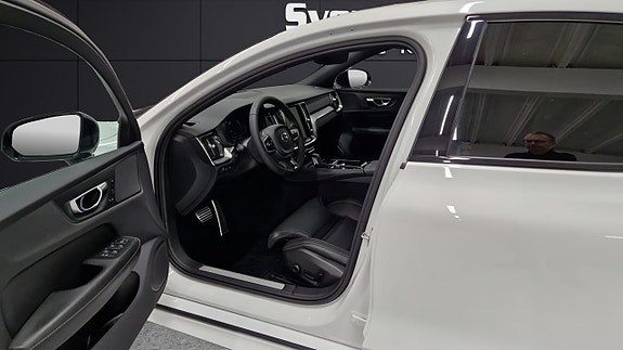 Volvo S60 7 of 16