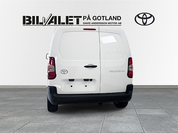 Toyota Proace City 3 of 5