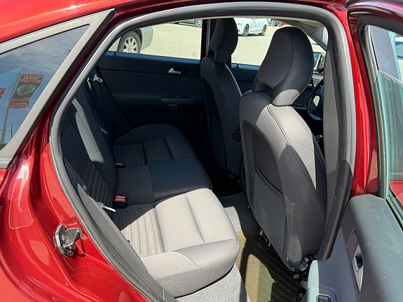 Volvo S40 8 of 30
