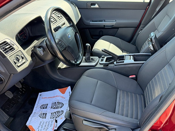 Volvo S40 17 of 30