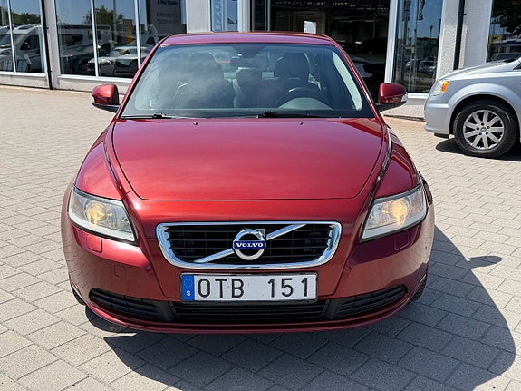 Volvo S40 2 of 30