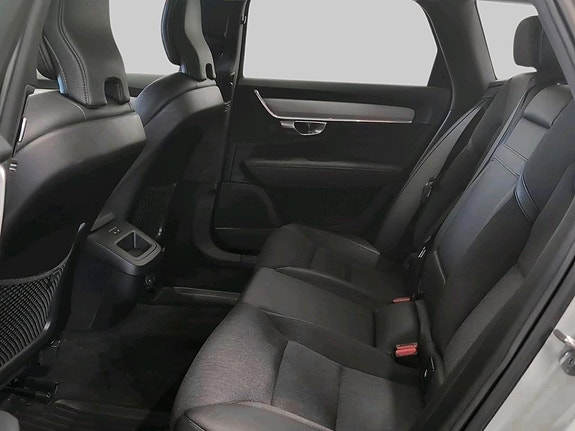 Volvo V90 Cross Country 9 of 11