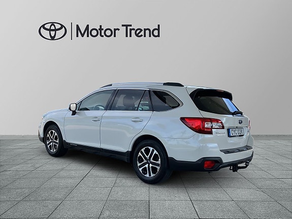 Subaru Outback 2 of 5