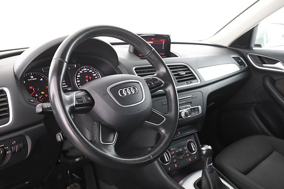 Audi Q3 10 of 30