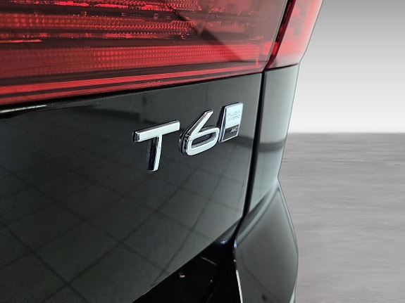 Volvo XC60 11 of 13