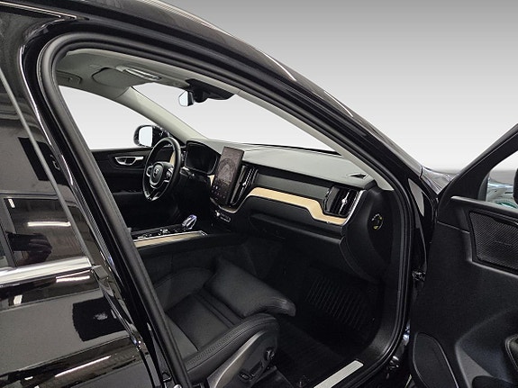 Volvo XC60 10 of 13