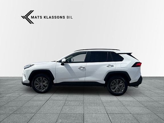 Toyota RAV4 3 of 11