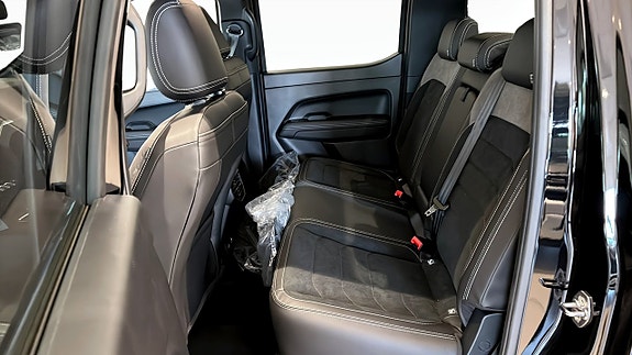 Volkswagen Amarok 11 of 22
