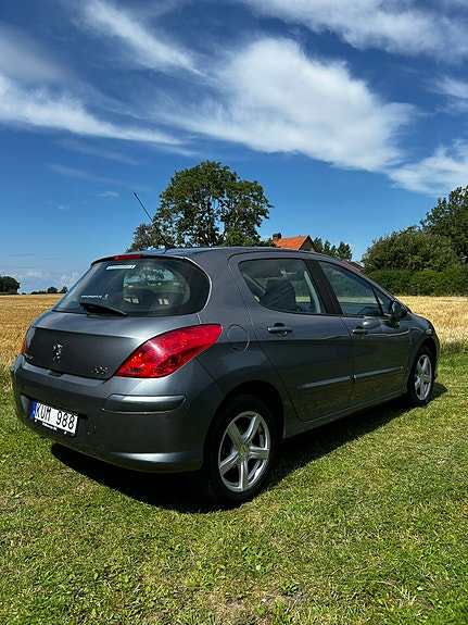 Peugeot 308 3 of 4