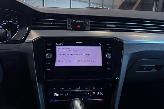 Volkswagen Passat 17 of 18