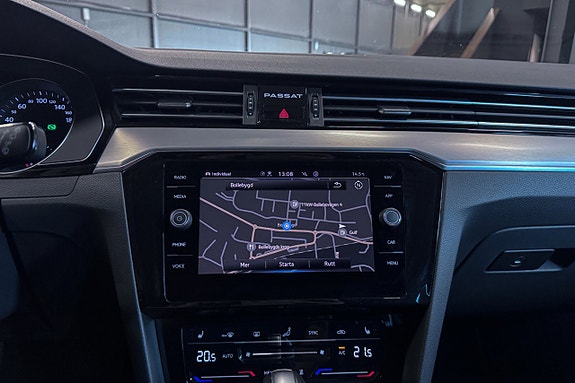 Volkswagen Passat 16 of 18