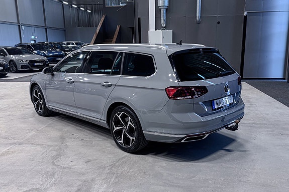 Volkswagen Passat 4 of 18