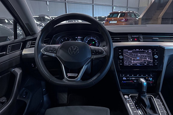 Volkswagen Passat 13 of 18