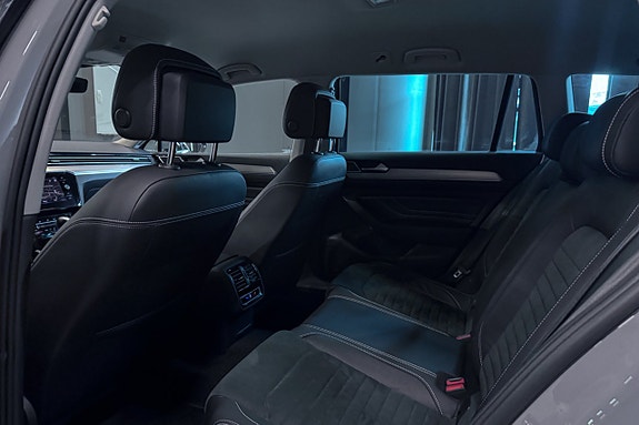 Volkswagen Passat 11 of 18