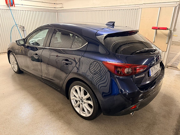 Mazda 3 2 of 5