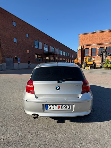 BMW 118d 5 of 13