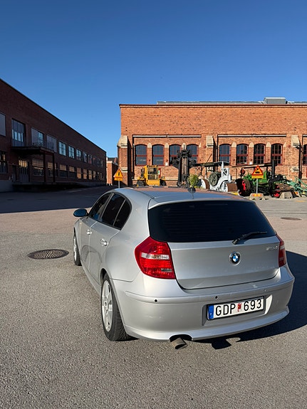 BMW 118d 4 of 13