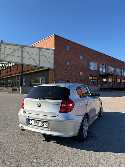 BMW 118d 6 of 13