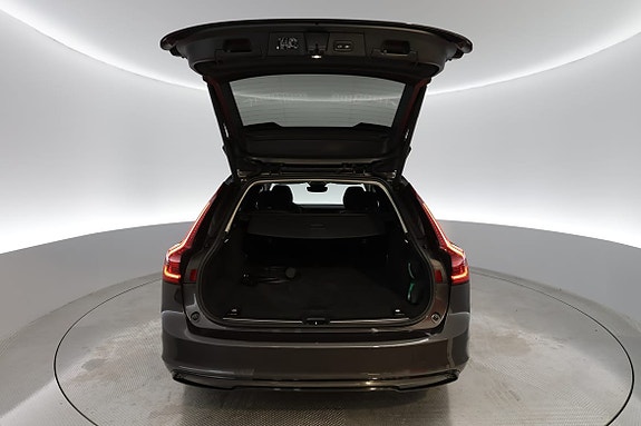 Volvo V90 10 of 17
