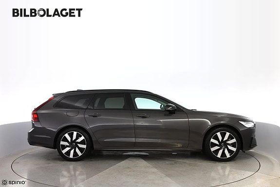 Volvo V90 2 of 17