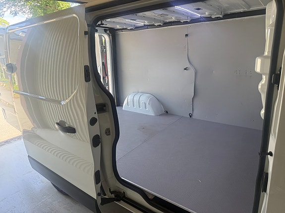 Nissan Primastar 12 of 13