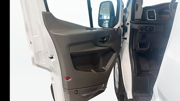 Ford Transit 11 of 12