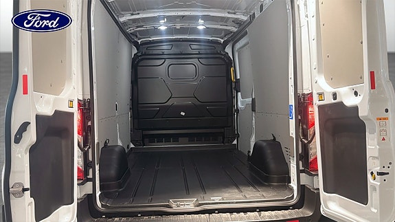 Ford Transit 10 of 12