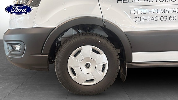 Ford Transit 9 of 12