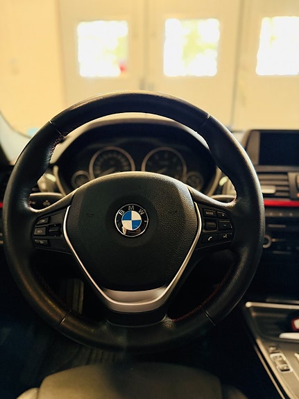 BMW 320d 16 of 21