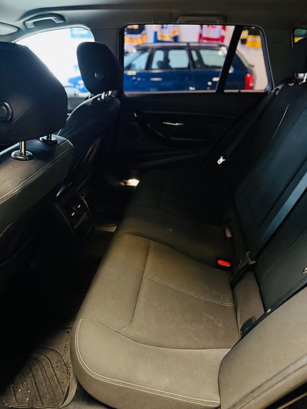 BMW 320d 14 of 21