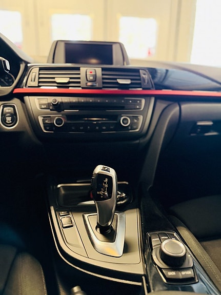 BMW 320d 17 of 21
