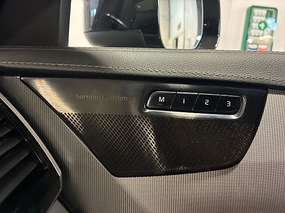 Volvo XC90 22 of 25
