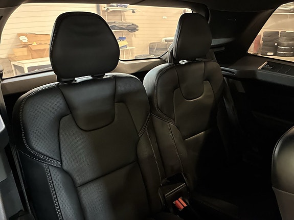 Volvo XC90 17 of 25