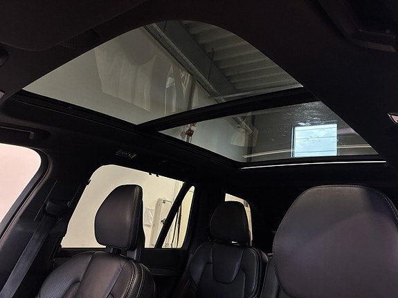 Volvo XC90 18 of 25