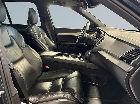 Volvo XC90 9 of 25