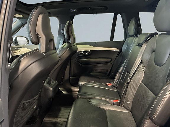 Volvo XC90 11 of 25
