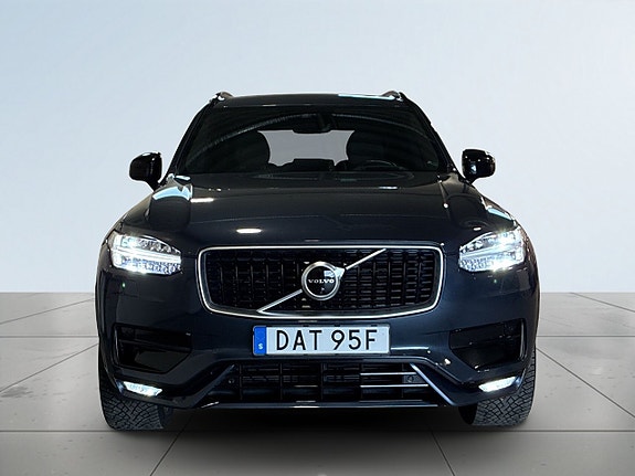 Volvo XC90 2 of 25